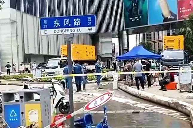 沈阳俊良汽车维修与保养有限公司排涝突击队在排涝现场